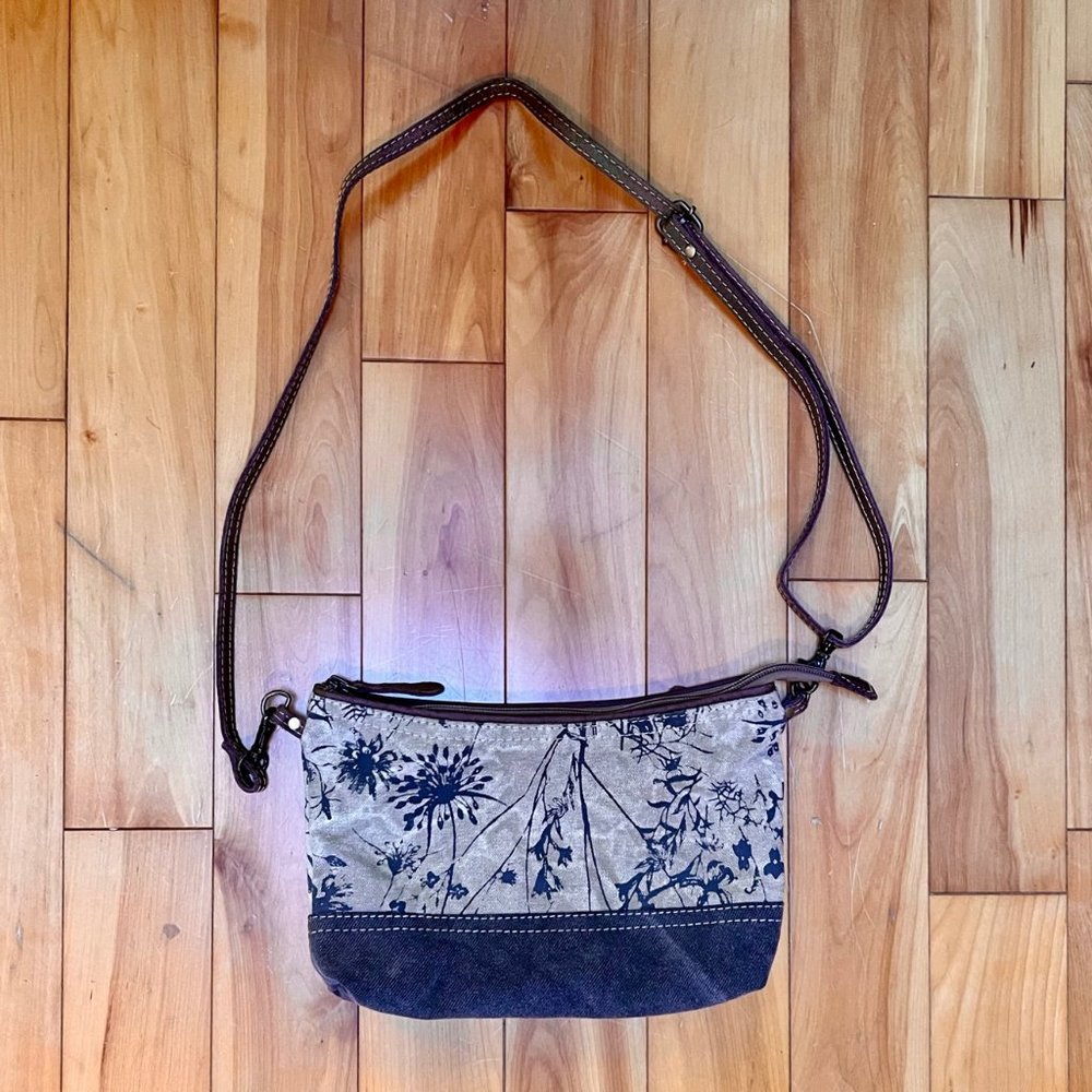 NWOT Myra Small, Crossbody Bag - Picture 3 of 5